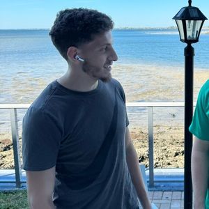 Meet your Posher, Anas